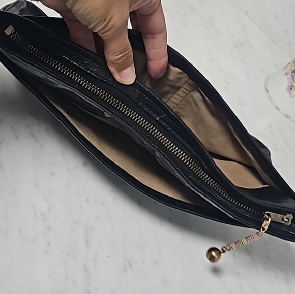 12.5×9 lg Soft black leather tan suede vintage Large purse  pull tag chain - Picture 4 of 17